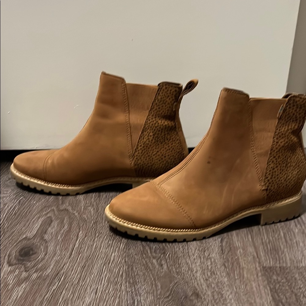 Toms Tan and Brown Ankle Boots